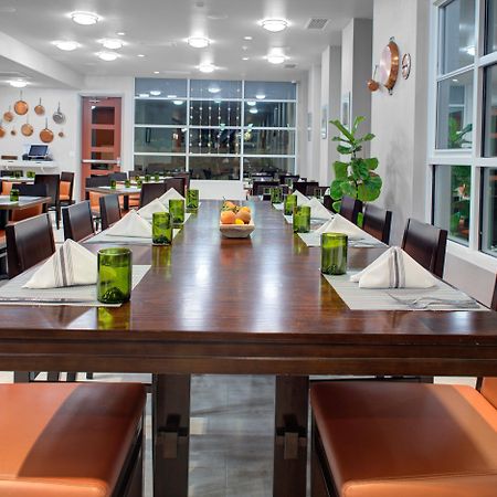 Holiday Inn Windsor - Wine Country By Ihg Luaran gambar